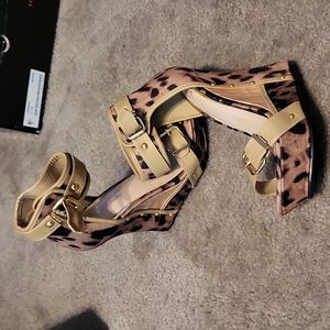 Sandal